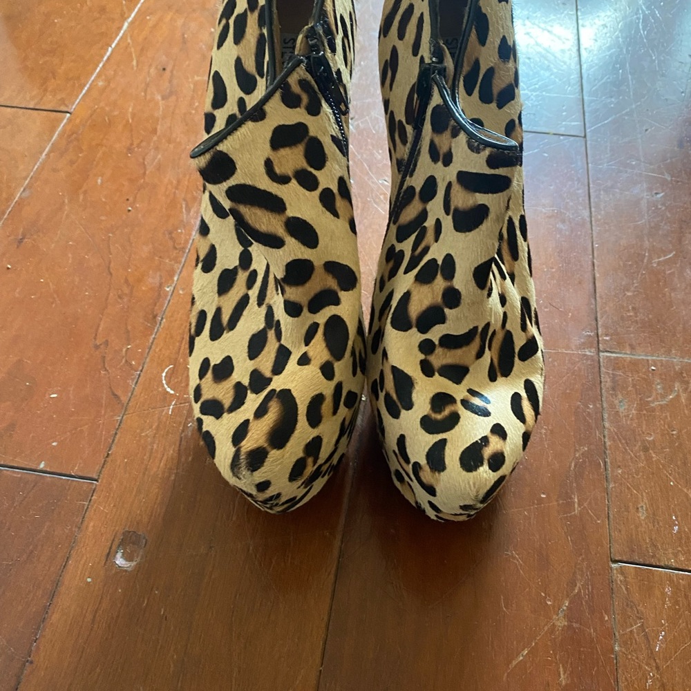 6” leopard print furry high heels